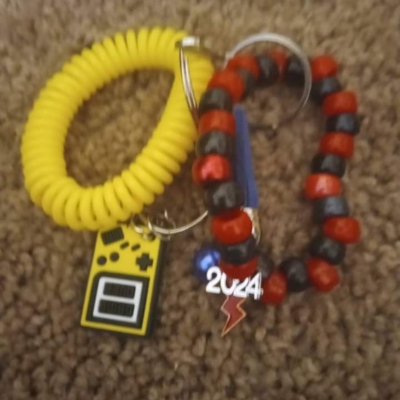 Handmade Red and Orange Beaded Keychain - Picture 9 of 9